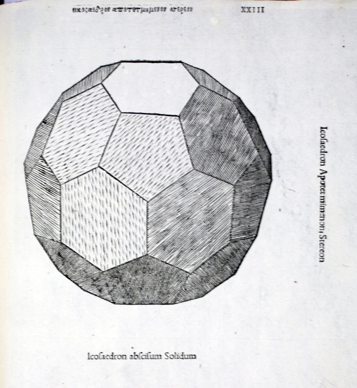 Icosaèdre tronqué, illustration de 