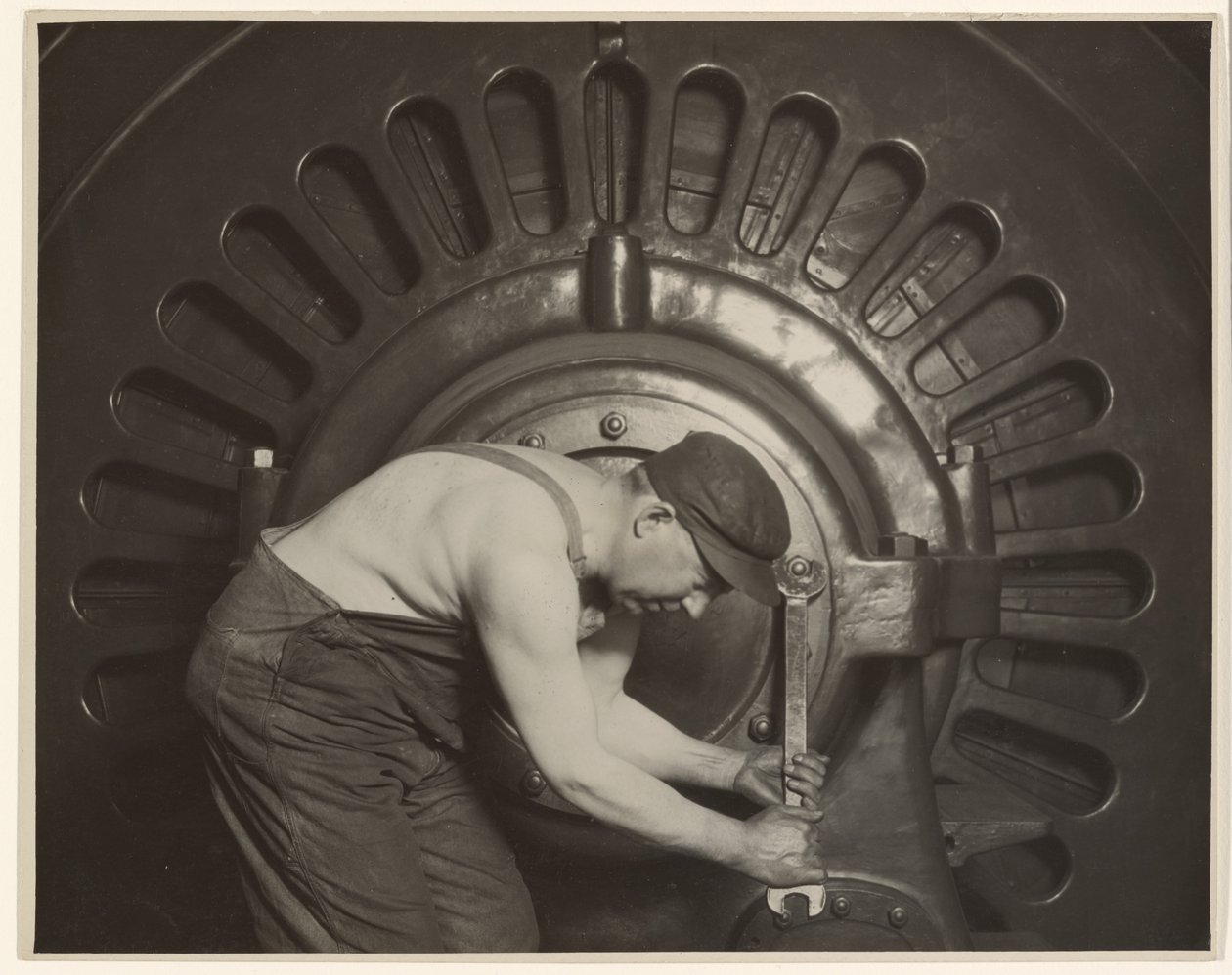 Mécanicien de la centrale électrique. - Lewis W. Hine