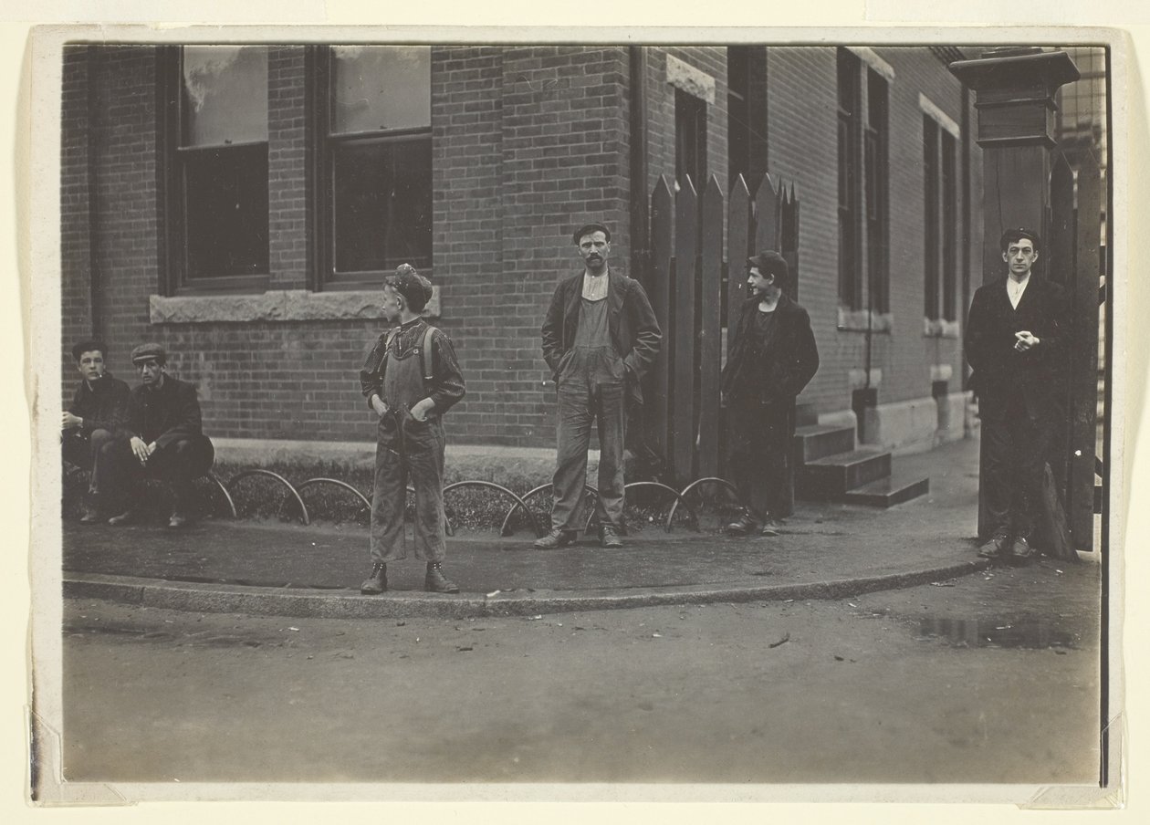 Warren, Rhode Island - Lewis Wickes Hine