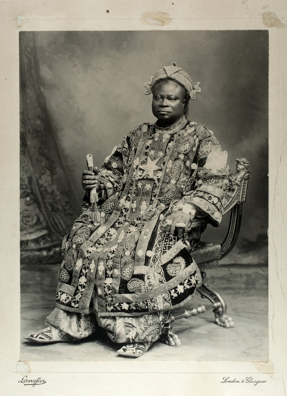 Tegumada Ademola, Angleterre, 1904 - Louis Adolph Langfier