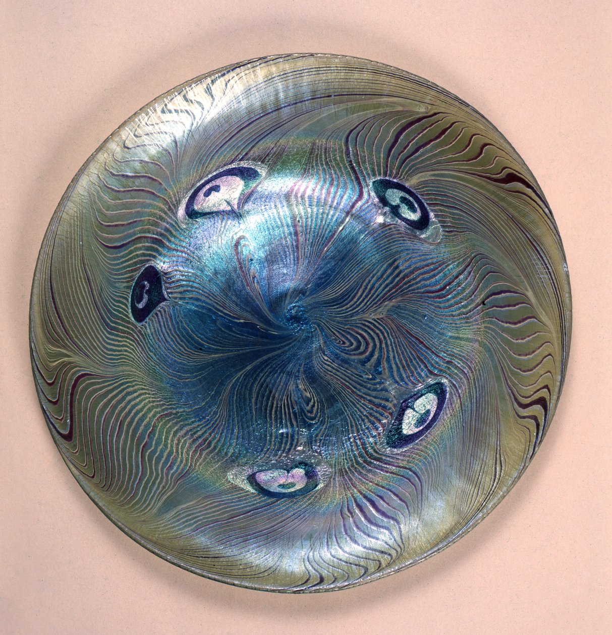 Assiette favrile Tiffany, New York, 1902 - Louis Comfort Tiffany