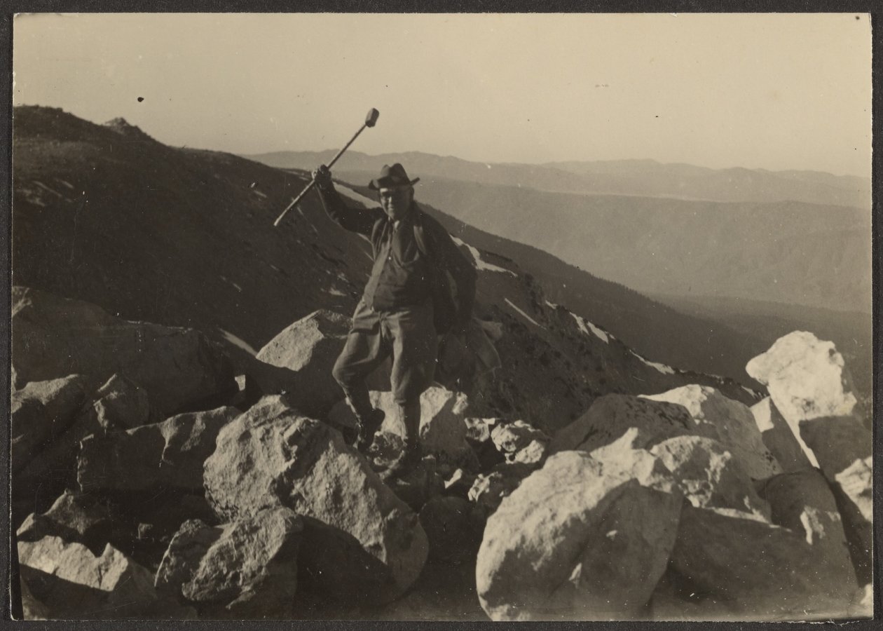 [Fleckenstein on Rocks] - Louis Fleckenstein