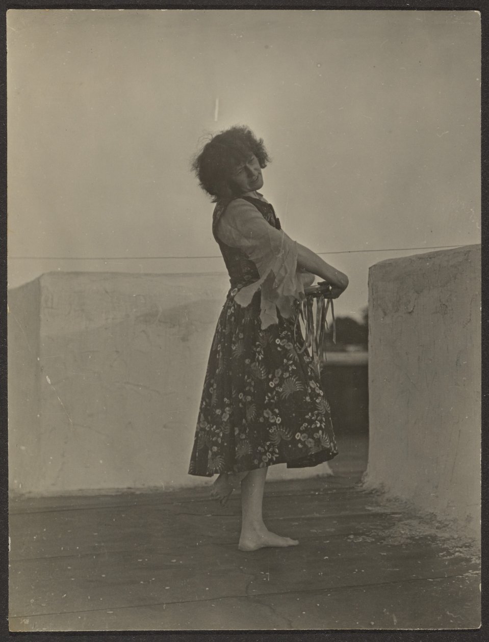 [Florence dansant sur le toit] - Louis Fleckenstein