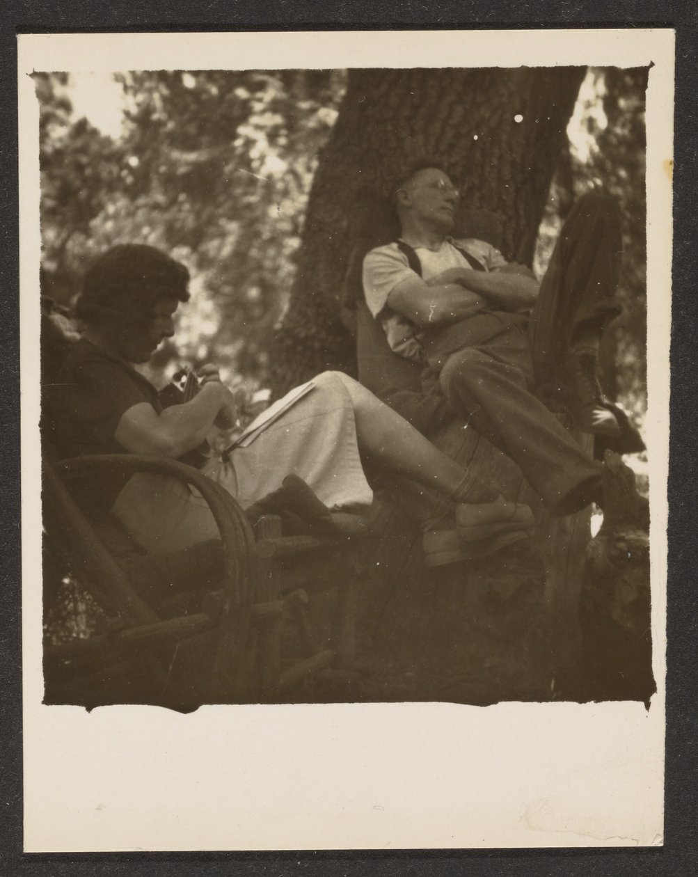 [Florence et son mari dans les bois] - Louis Fleckenstein