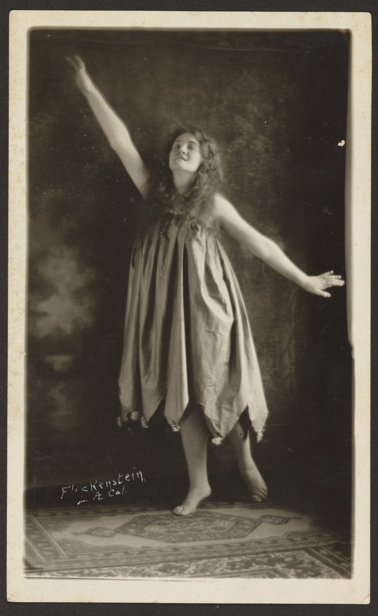 Grace Carberry dans le rôle du soleil - Louis Fleckenstein