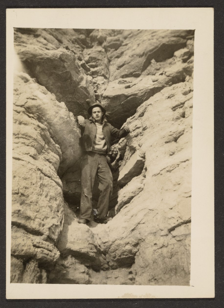 [Homme parmi les rochers] - Louis Fleckenstein