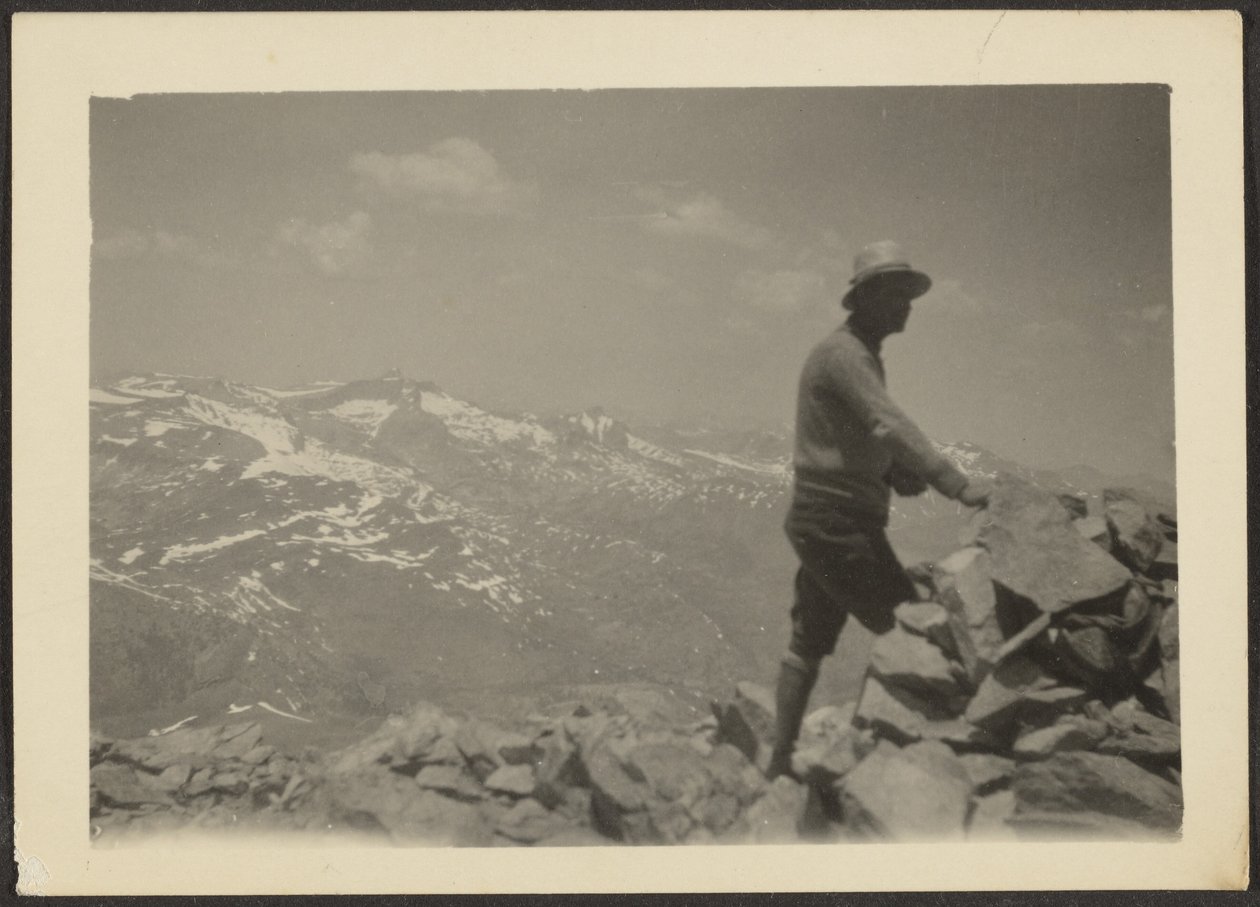 [Homme dans un paysage montagneux] - Louis Fleckenstein