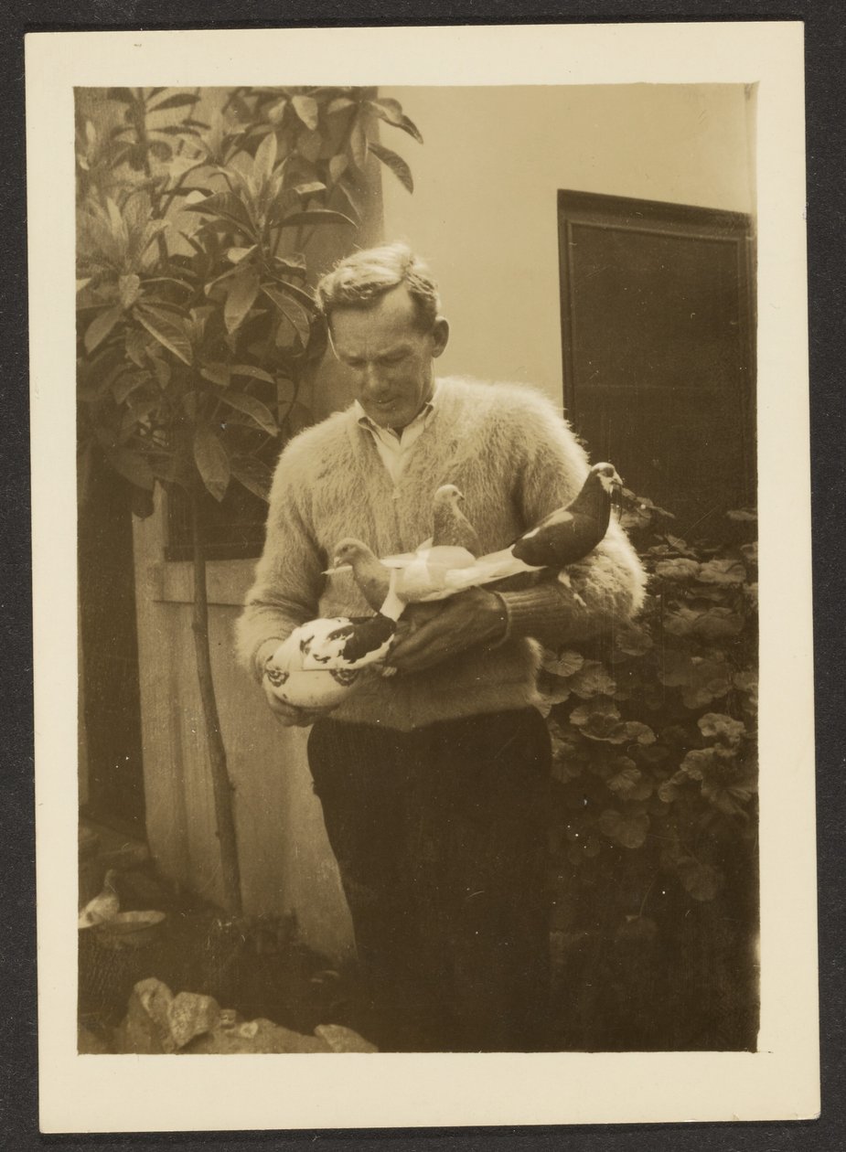 [Homme avec des pigeons] - Louis Fleckenstein