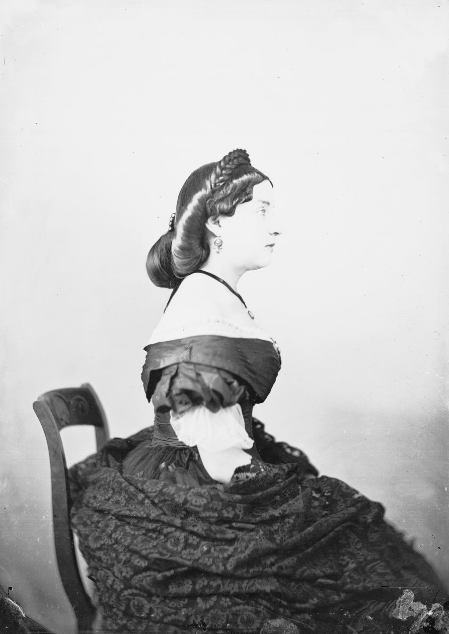 Noble romain posant dans une photo de studio - Ludovico Tuminello