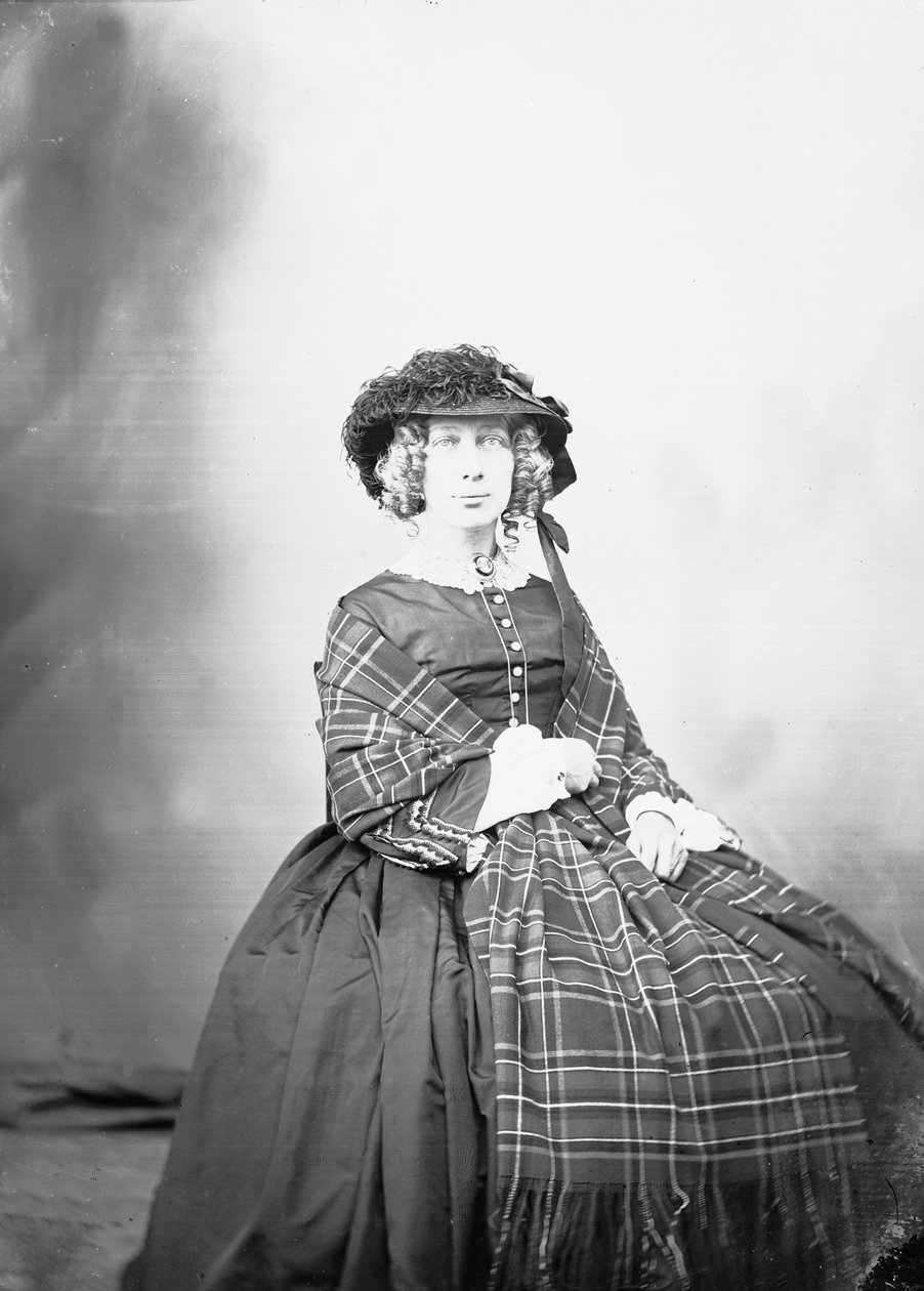 Noble romain posant dans une photo de studio - Ludovico Tuminello