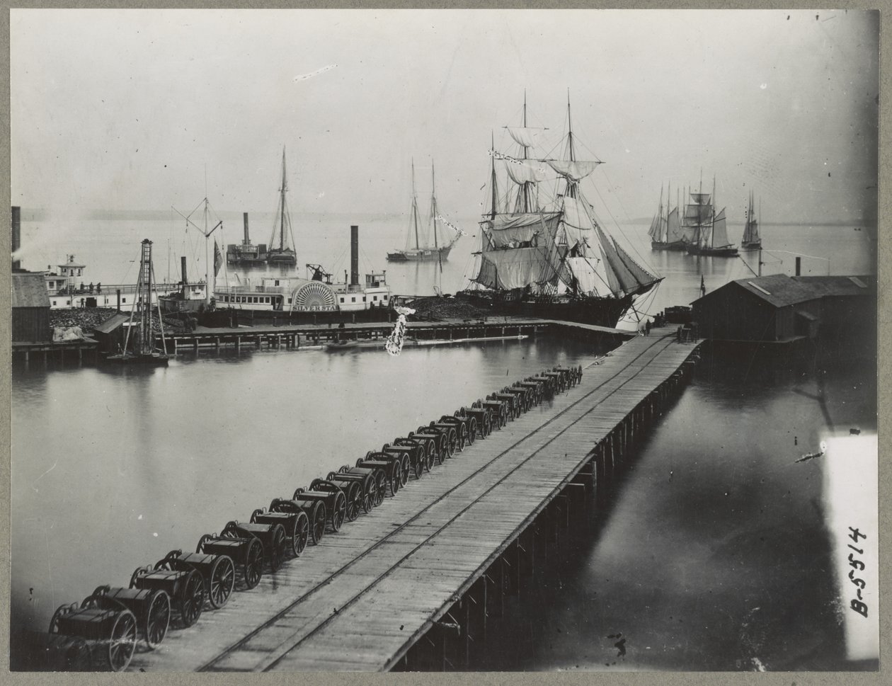Quai du magazine à City Point, Virginie, c.1865 - Mathew B. Brady