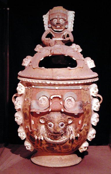 Urne avec un couvercle, du Guatemala, Période Classique, 600-950 - Mayan