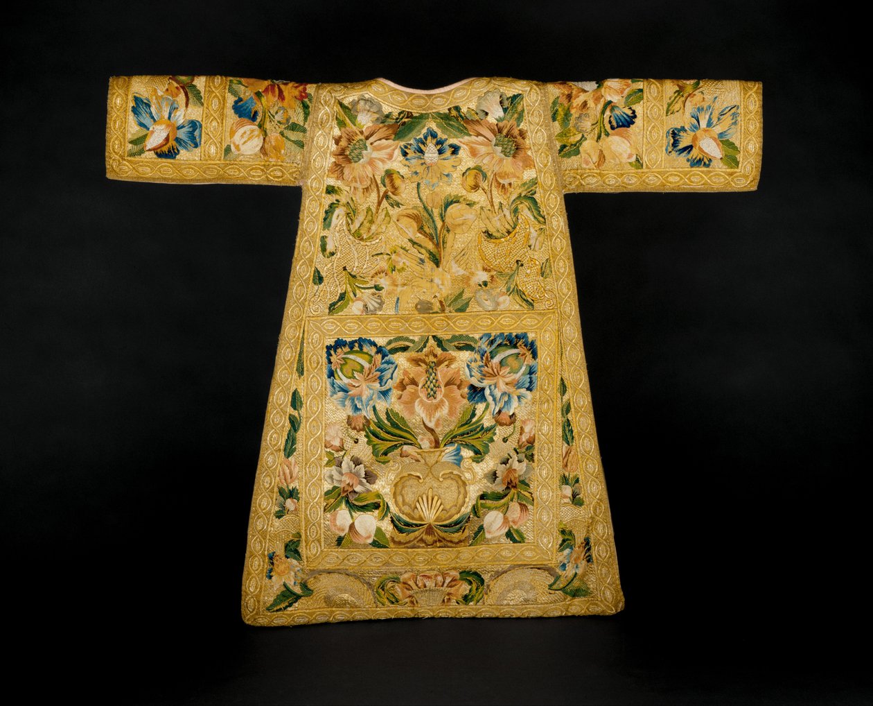 Dalmatique de diacre (vêtement extérieur), c.1730 (textile) - Mexican School