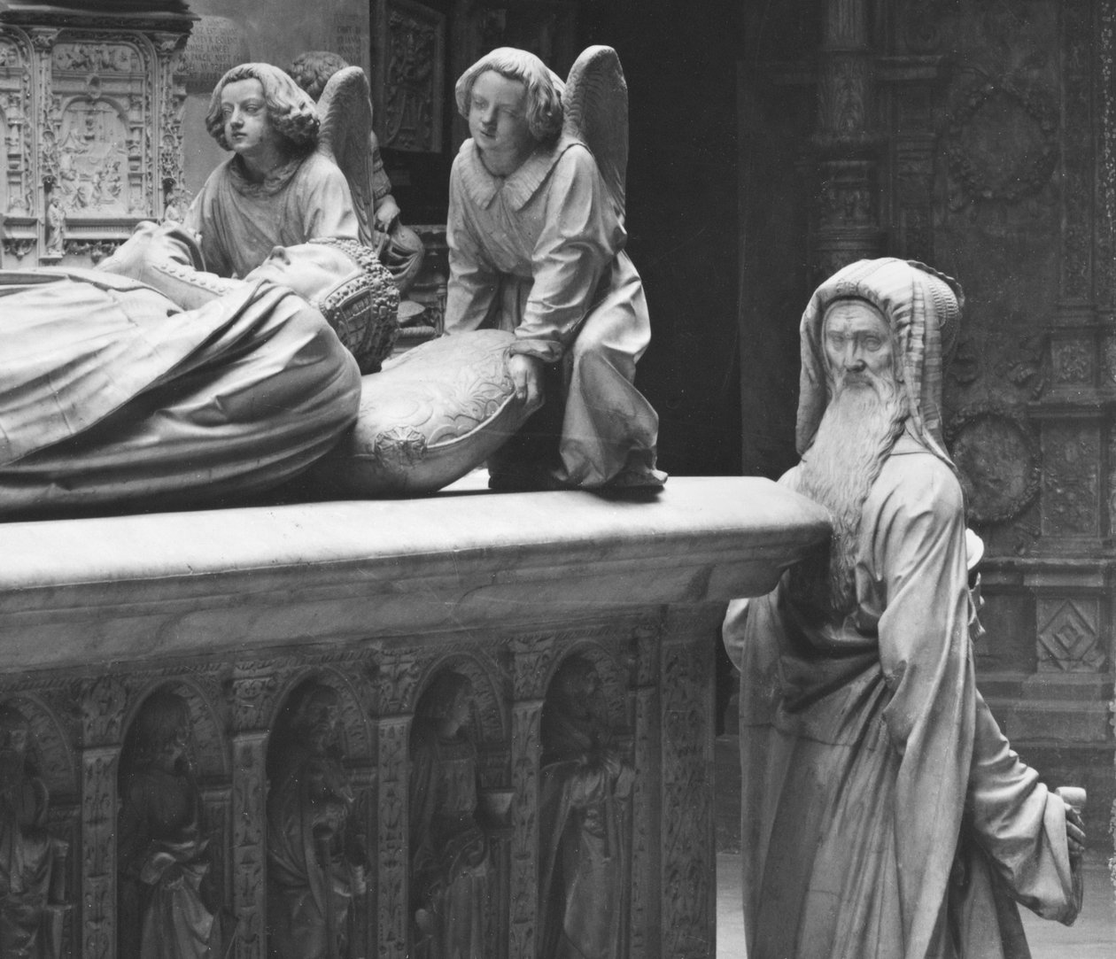 Nantes, cathédrale Saint-Pierre et Saint-Paul, tombeau de François II, duc de Bretagne et Marguerite de Foix, vue arrière de la Prudence connue comme un autoportrait de Michel Colombe, 1502-07 (détail) - Michel Colombe