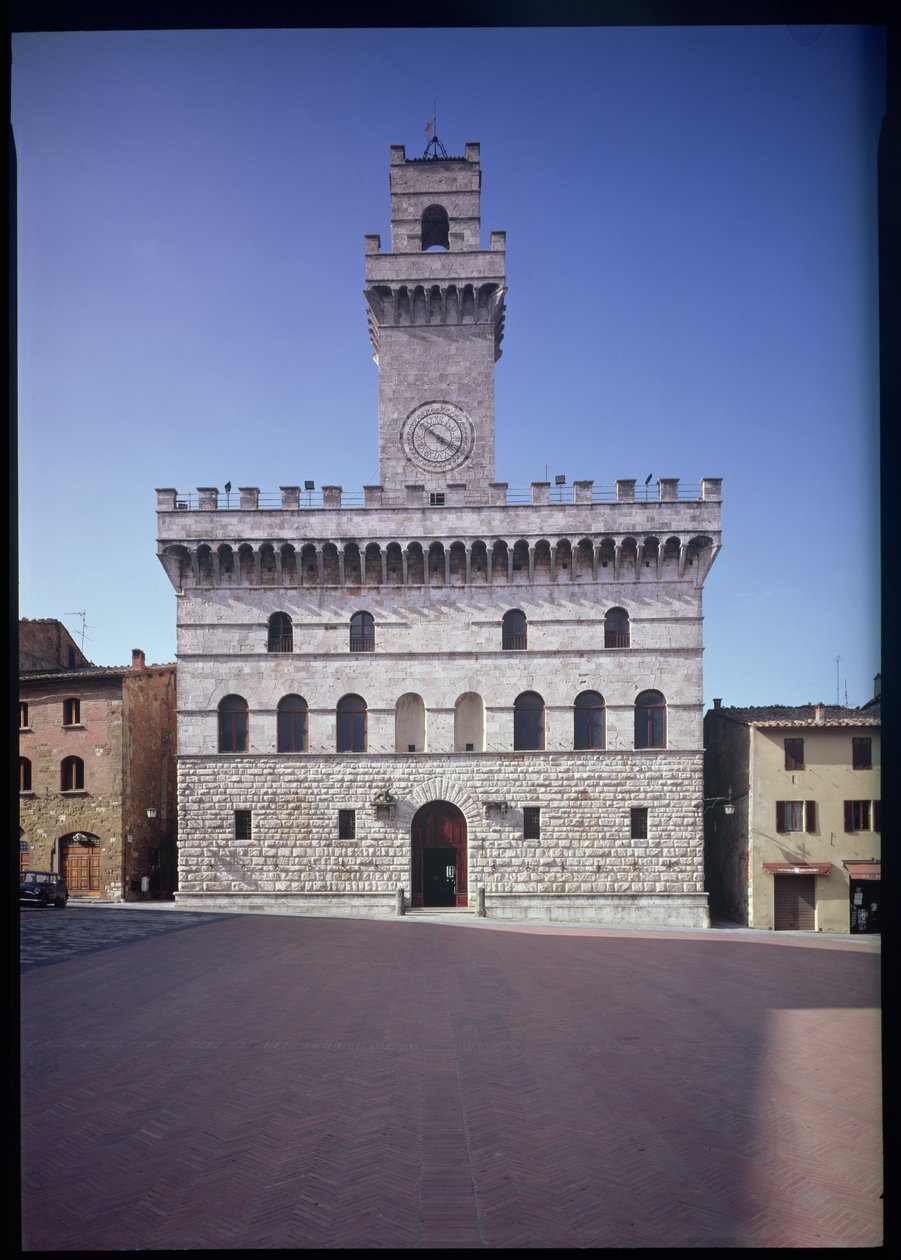 Vue extérieure du Palazzo Communale, Montepulciano - Michelozzo di Bartolommeo