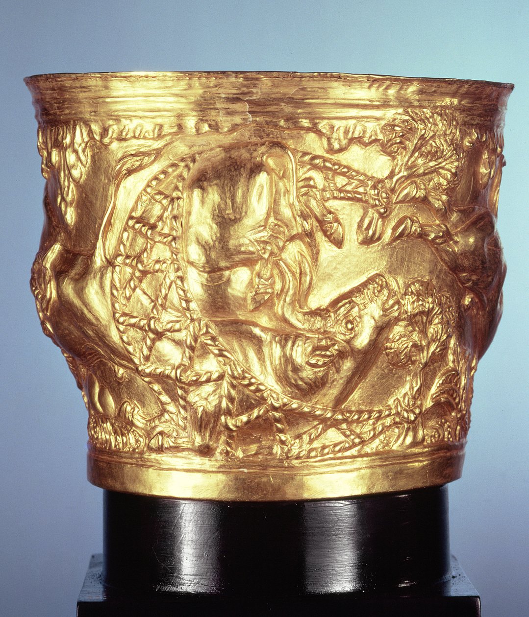 Coupe, trouvée dans la tombe royale de Vaphio, Sparte, fin Minoen I, c.1500 av. J.-C. - Minoan