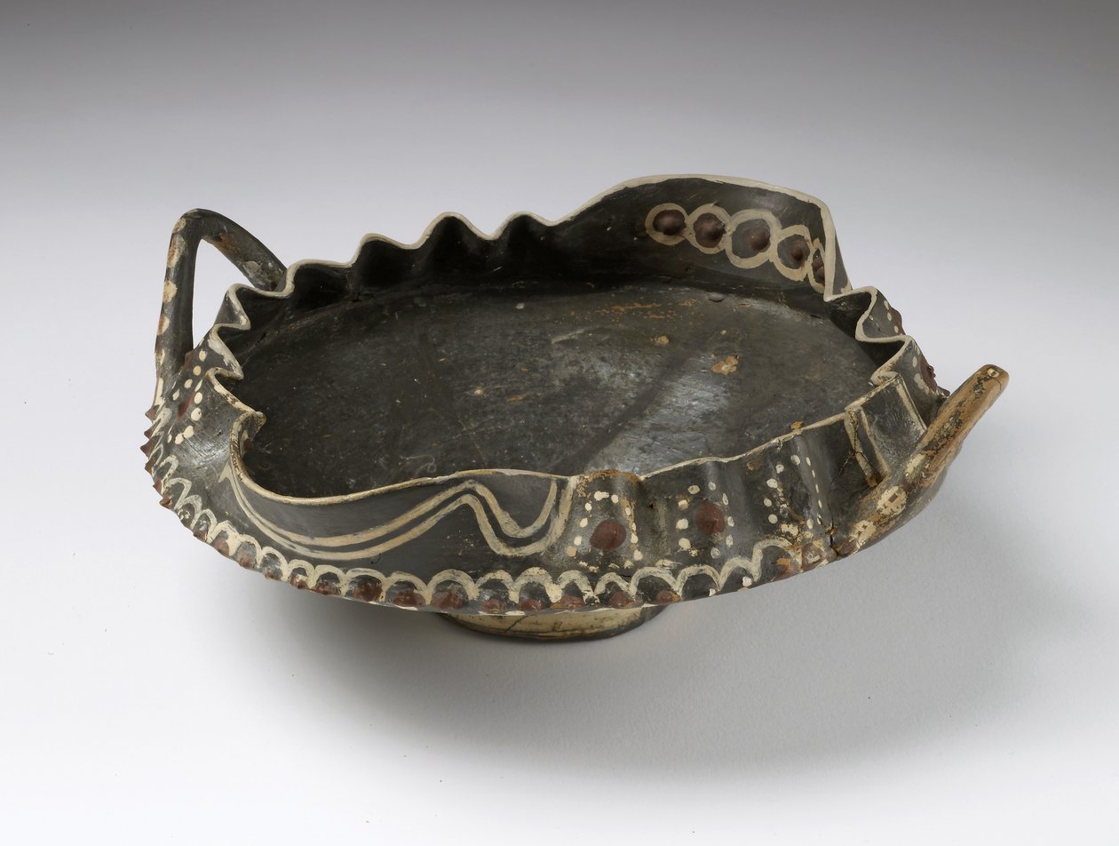 Coupe à bord ondulé, Knossos, période minoenne moyenne, vers 1800 av. J.-C. - Minoan