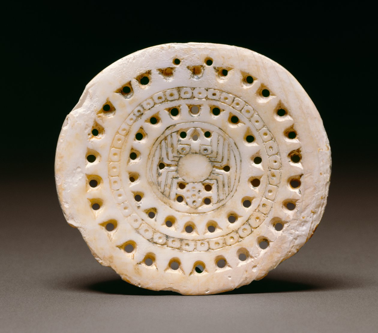 Gorget à motif d