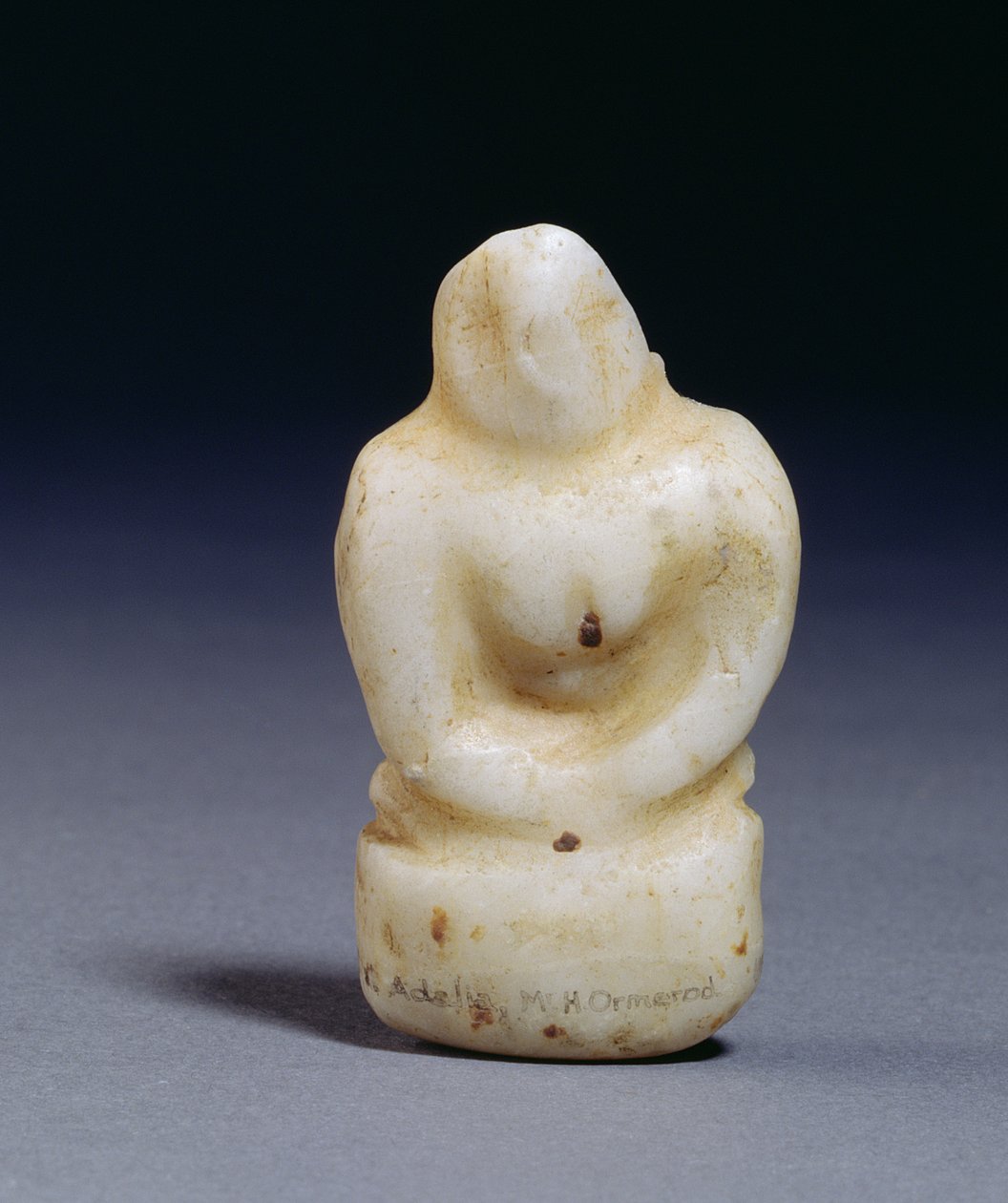 Figurine assise d