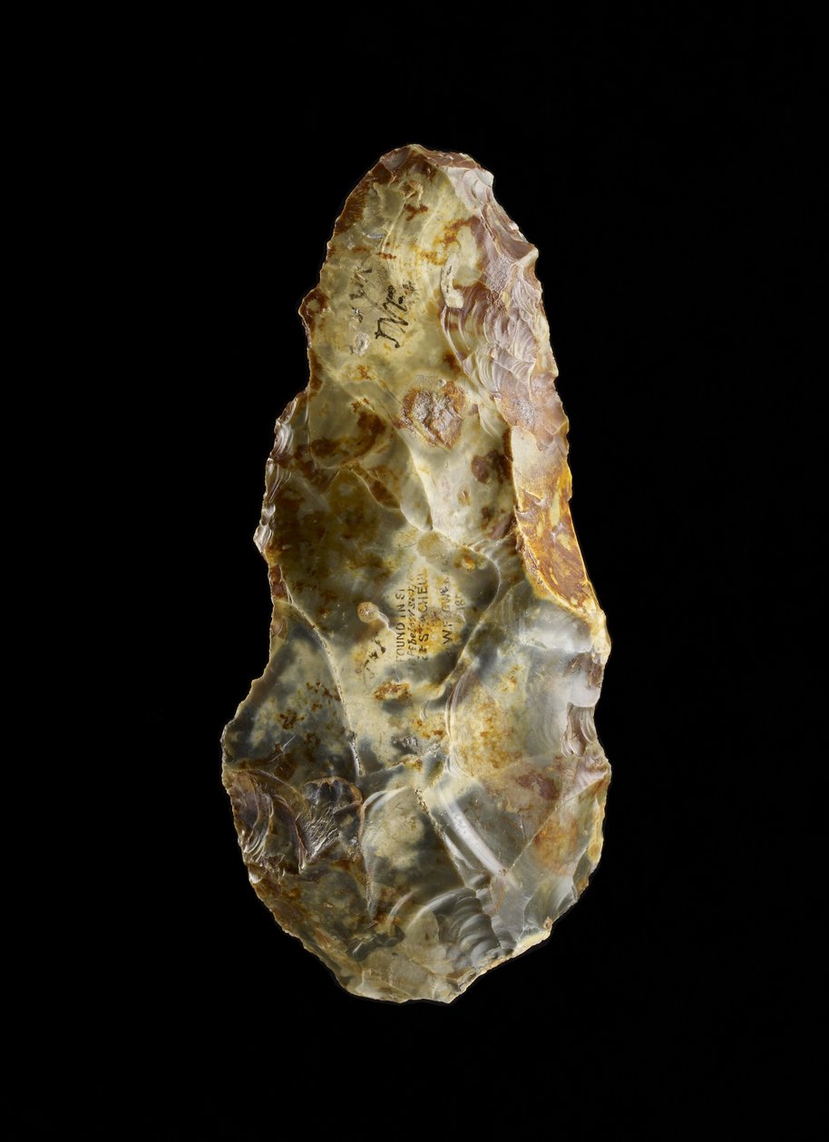 Hache en pierre (silex) - Paleolithic