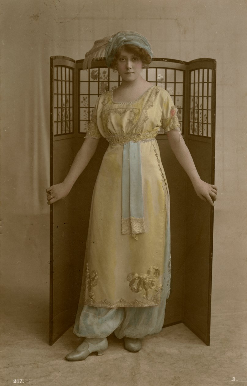 Femme, vers 1920 - Regent Publishing Co