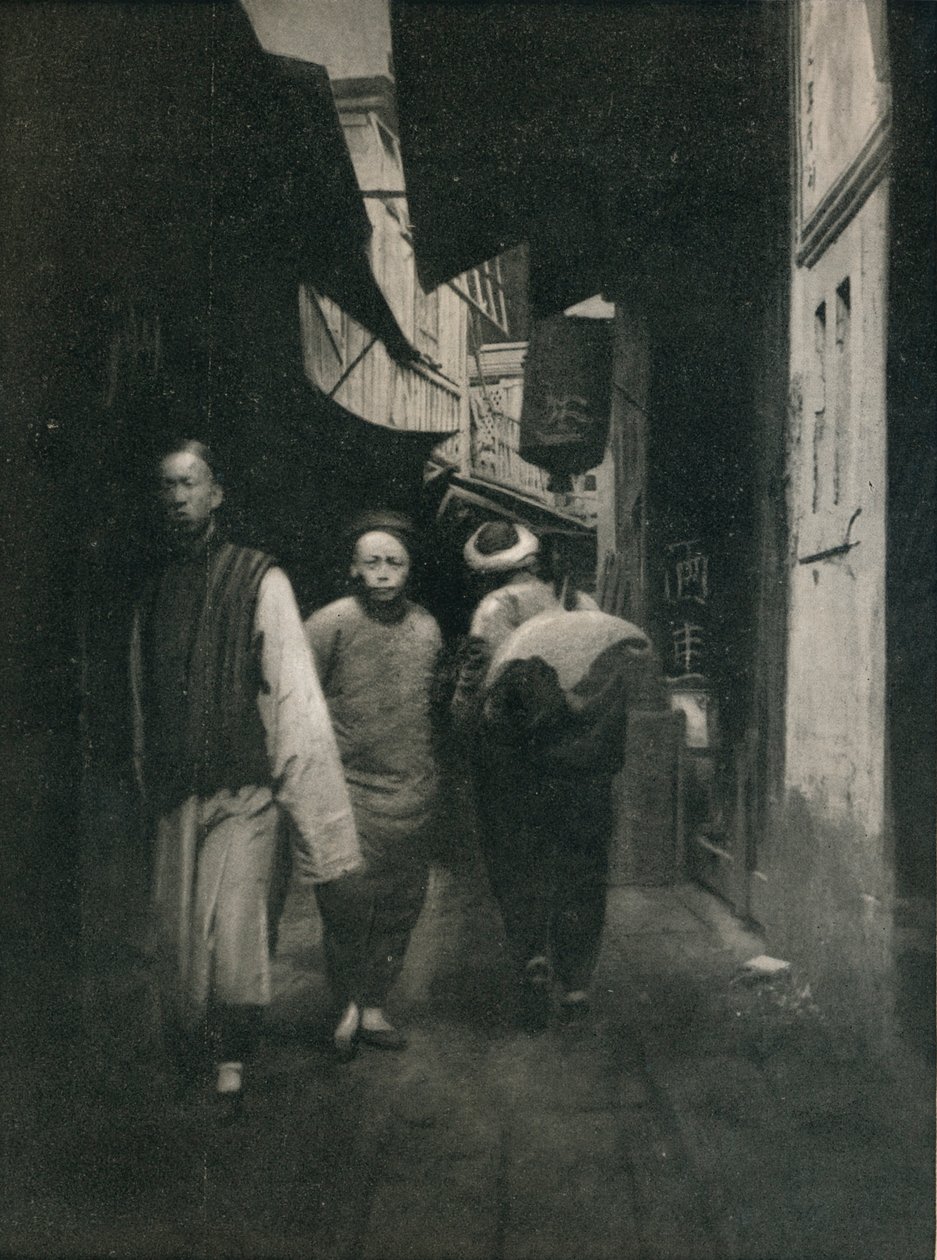 Une rue en Chine, vers 1927 - Reginald Belfield