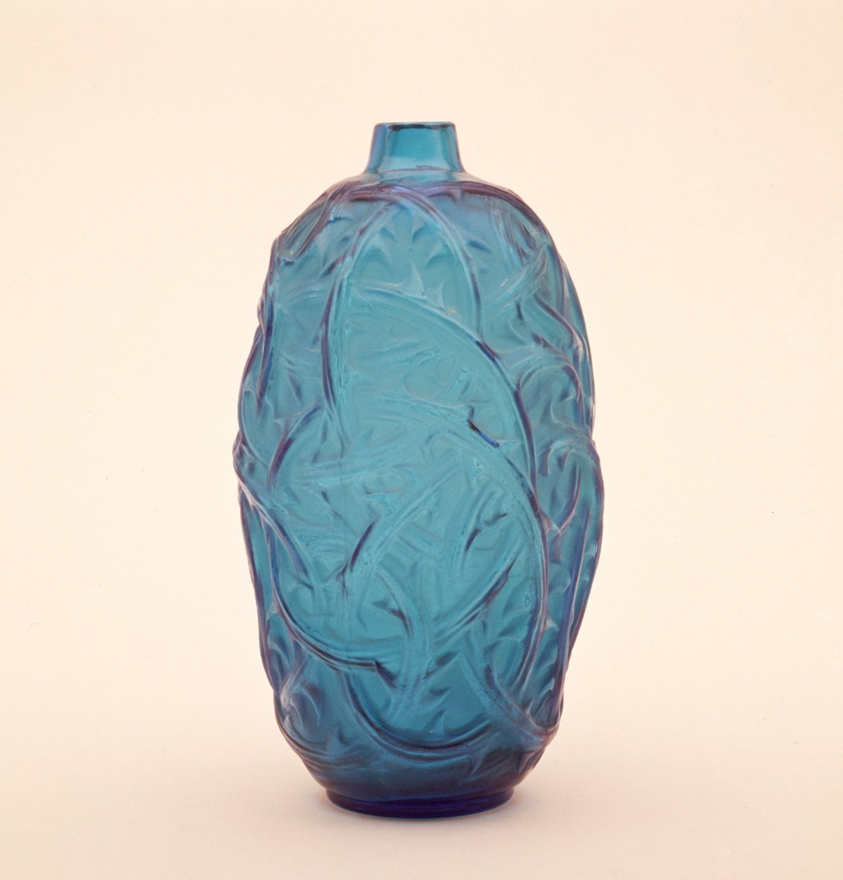 Vase opaque laiteux avec traces de teinture à la main, c.1902 - Rene Jules Lalique