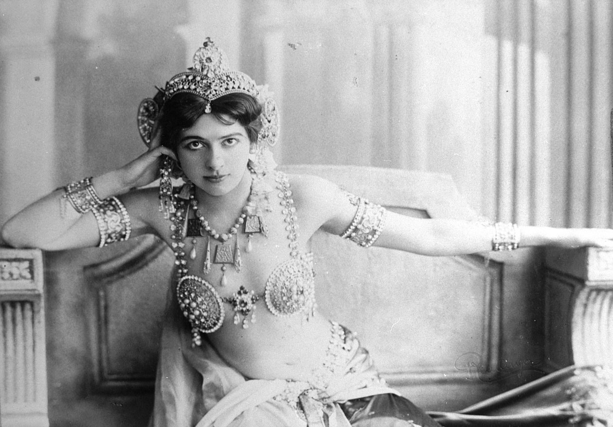 Mata Hari (1876-1917) 1905 - Reutlinger Studio