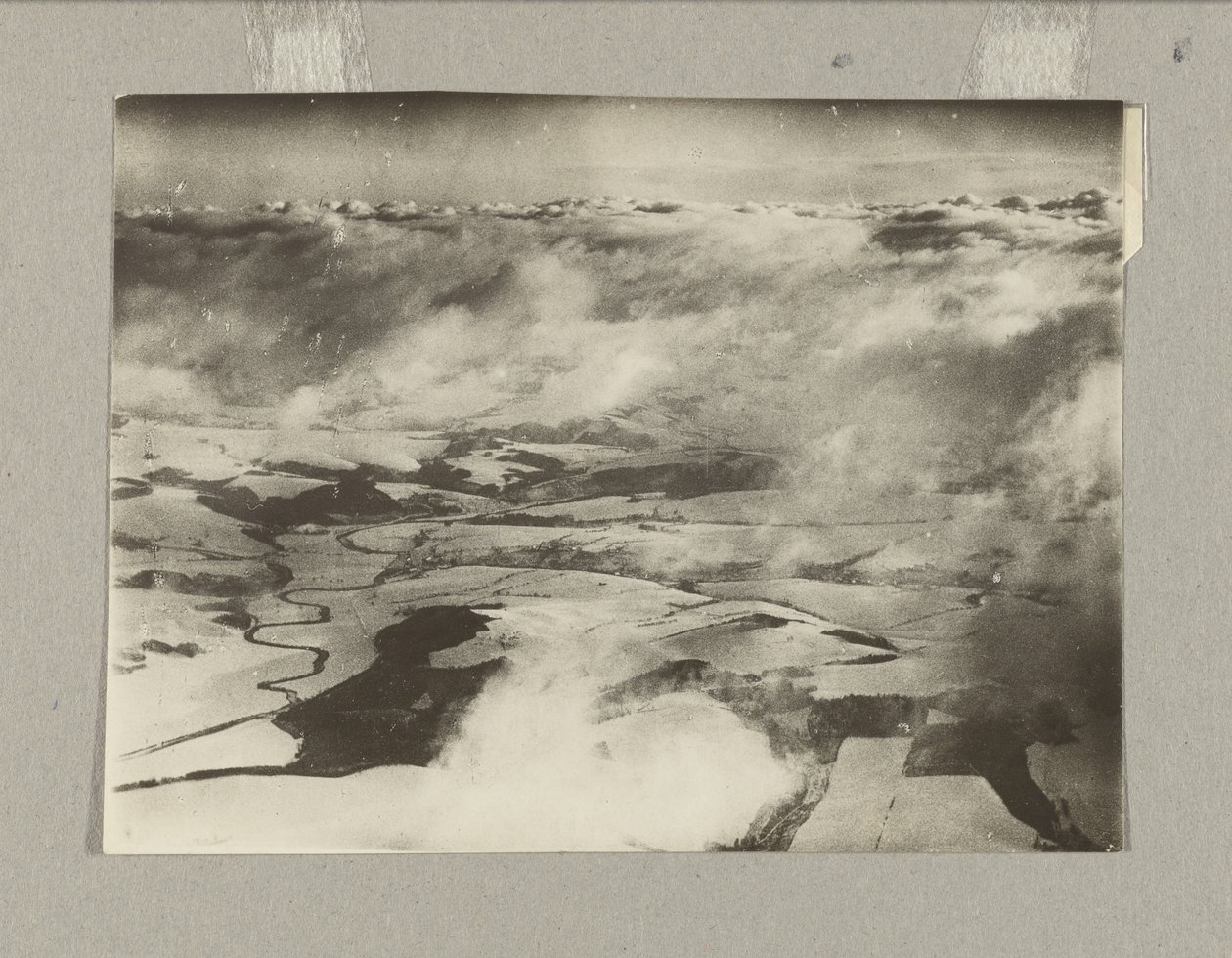 [Vue à travers les nuages] - Robert Petschow