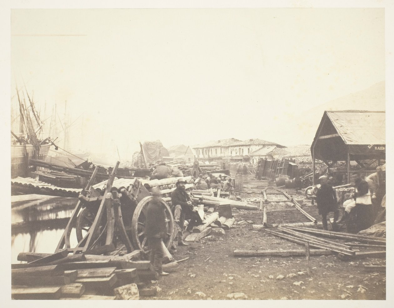 Débarcadère, magasin de chemin de fer, Balaklava - Roger Fenton