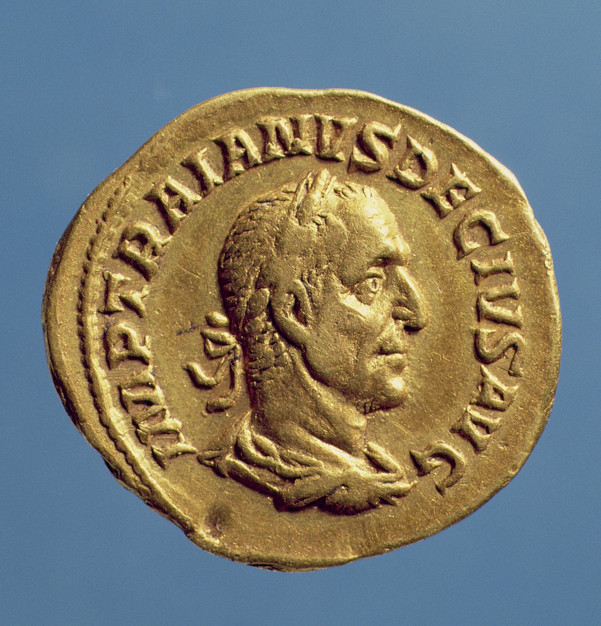 Aureus (avers) de Trajan Dèce, drapé, portant une couronne de laurier - Roman