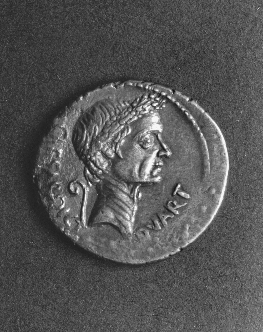 Pièce avec un portrait de Jules César (101-44 av. J.-C.) - Roman