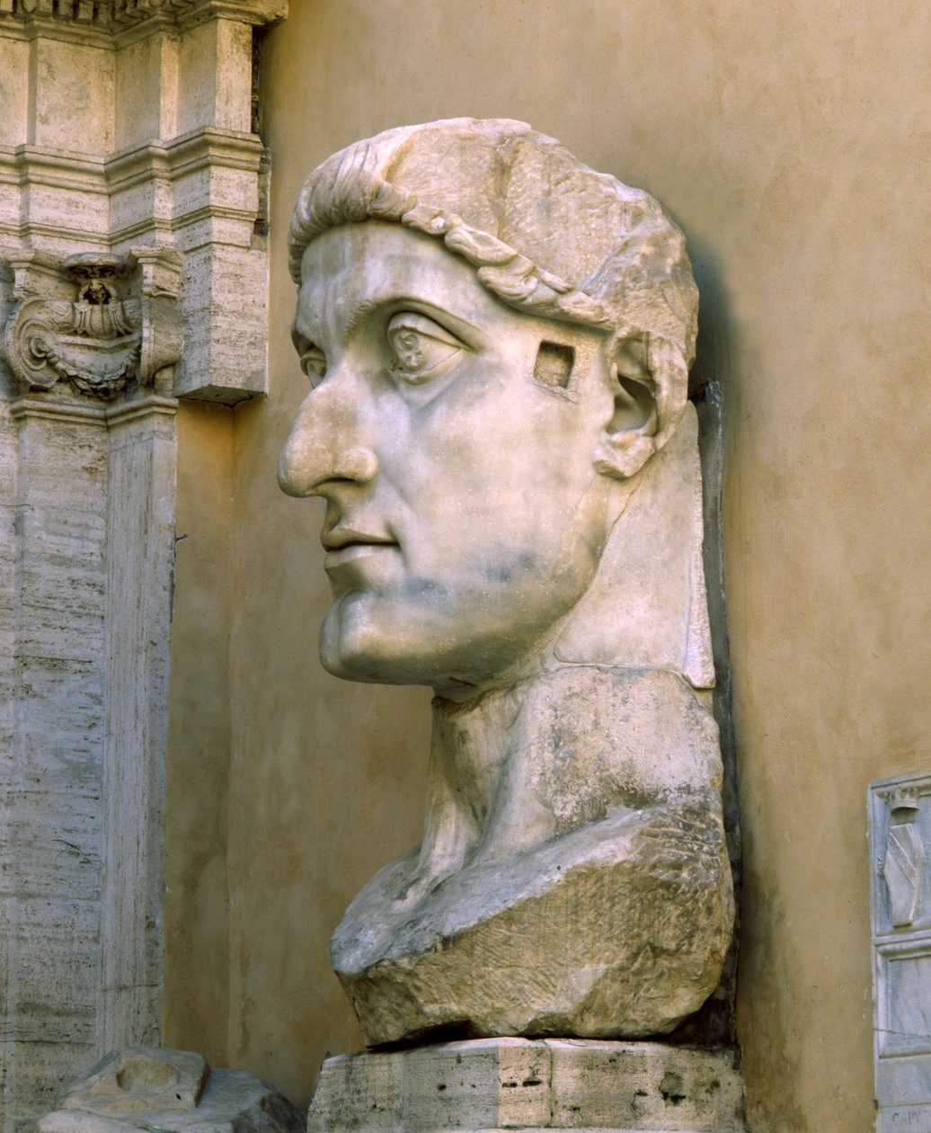 Tête colossale de Constantin le Grand (marbre) - Roman
