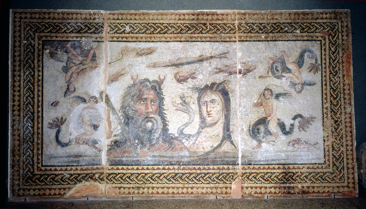 Sol représentant Océan et Téthys au milieu des créatures marines, de Belkis (maintenant Zeugma) Turquie - Roman