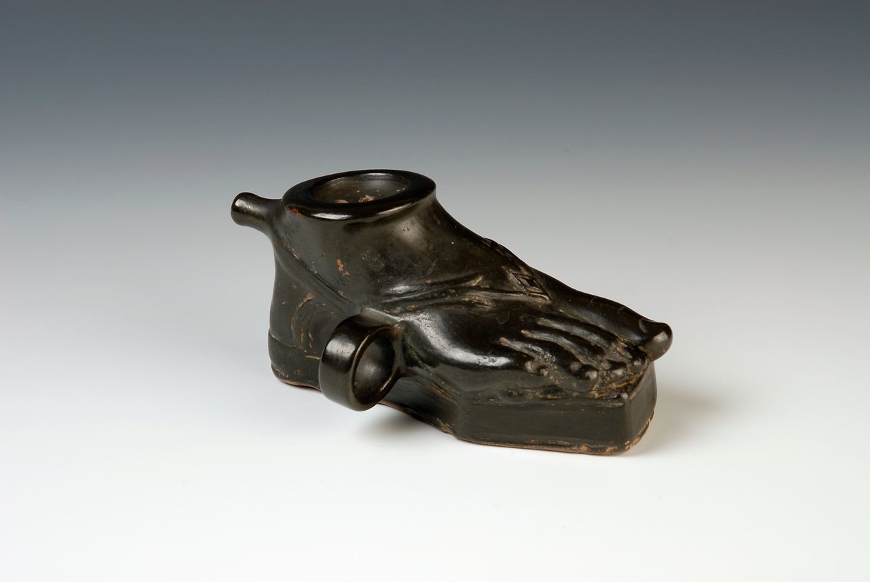 Guttus en forme de pied - Roman