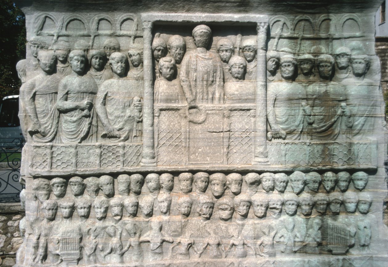 Relief à la base de l