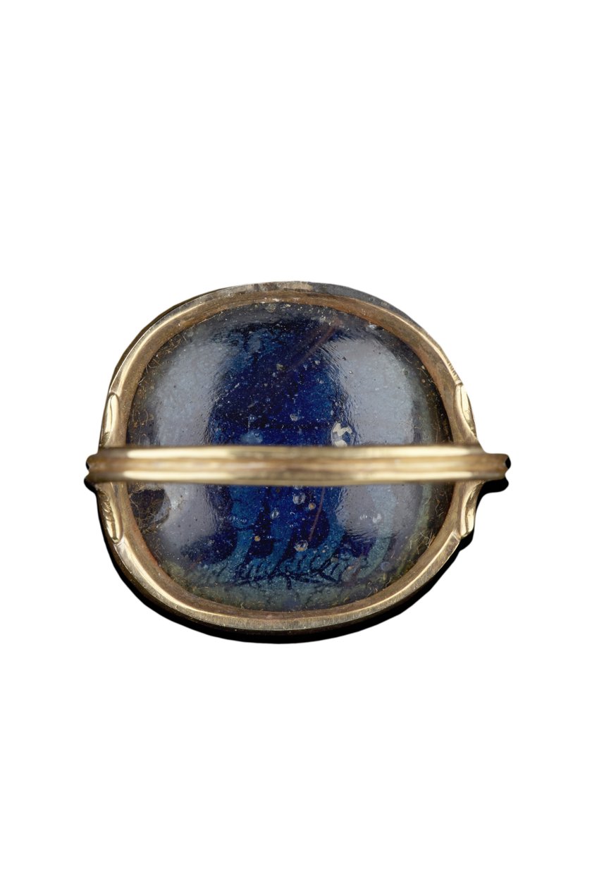 Revers de médaillon avec un lion debout sur un terrain accidenté, 3e-4e siècle après J.-C. (or, verre et alliage de cuivre) - Roman