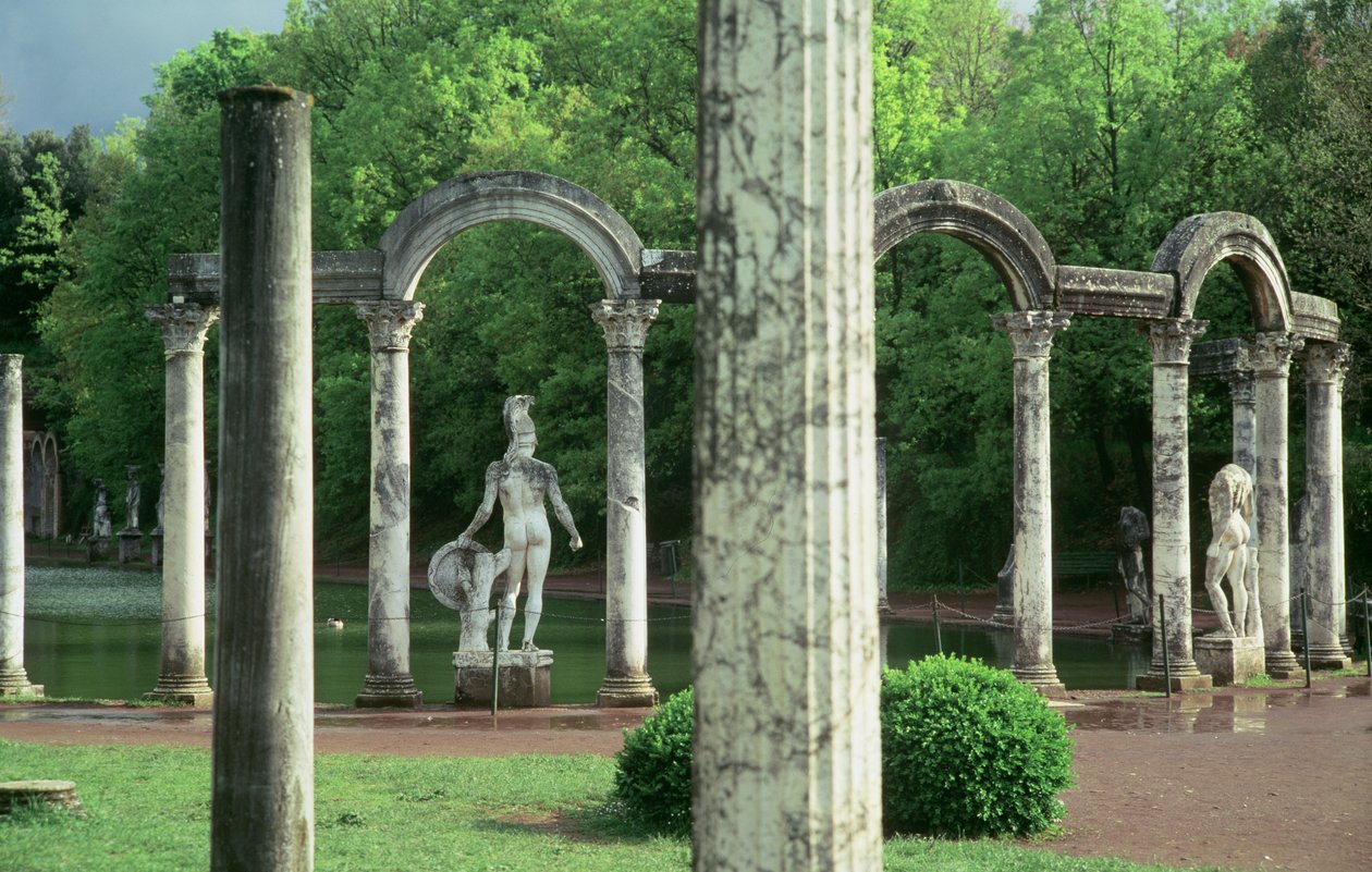 La colonnade nord du canal de Canopus, vue du nord, 124 après J.-C. - Roman