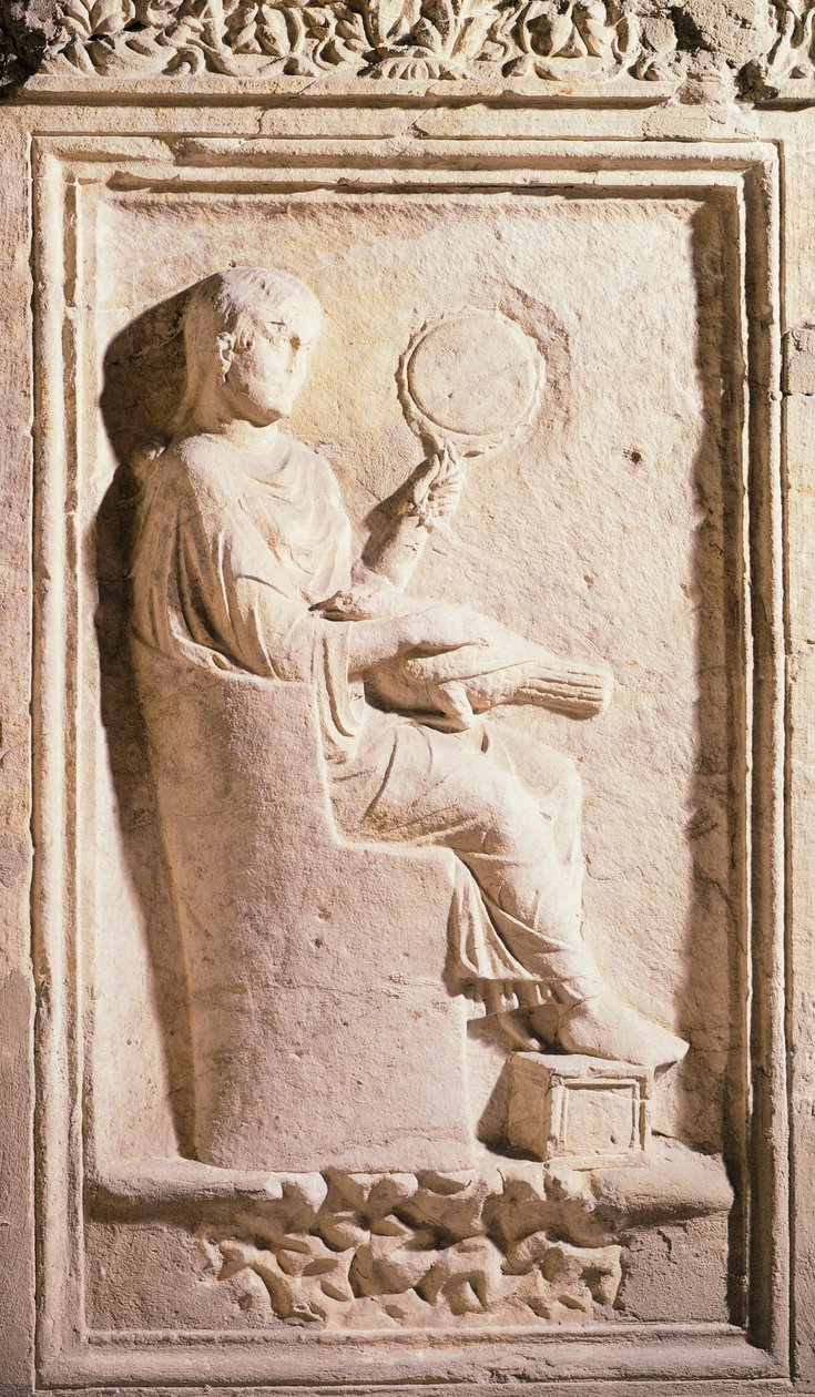 Relief représentant une dame romaine avec un miroir - Roman