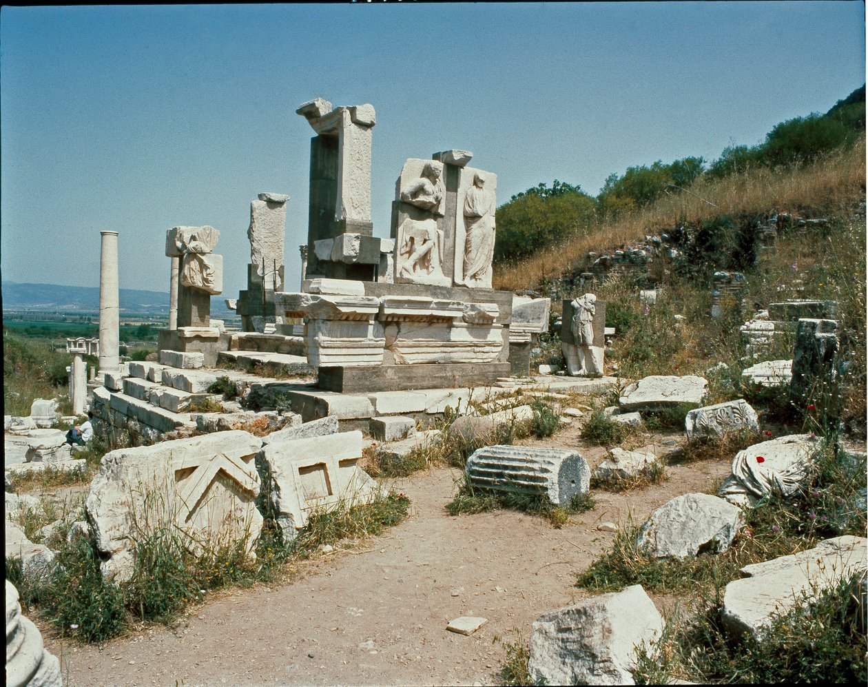 Vue du monument à Memmius - Roman