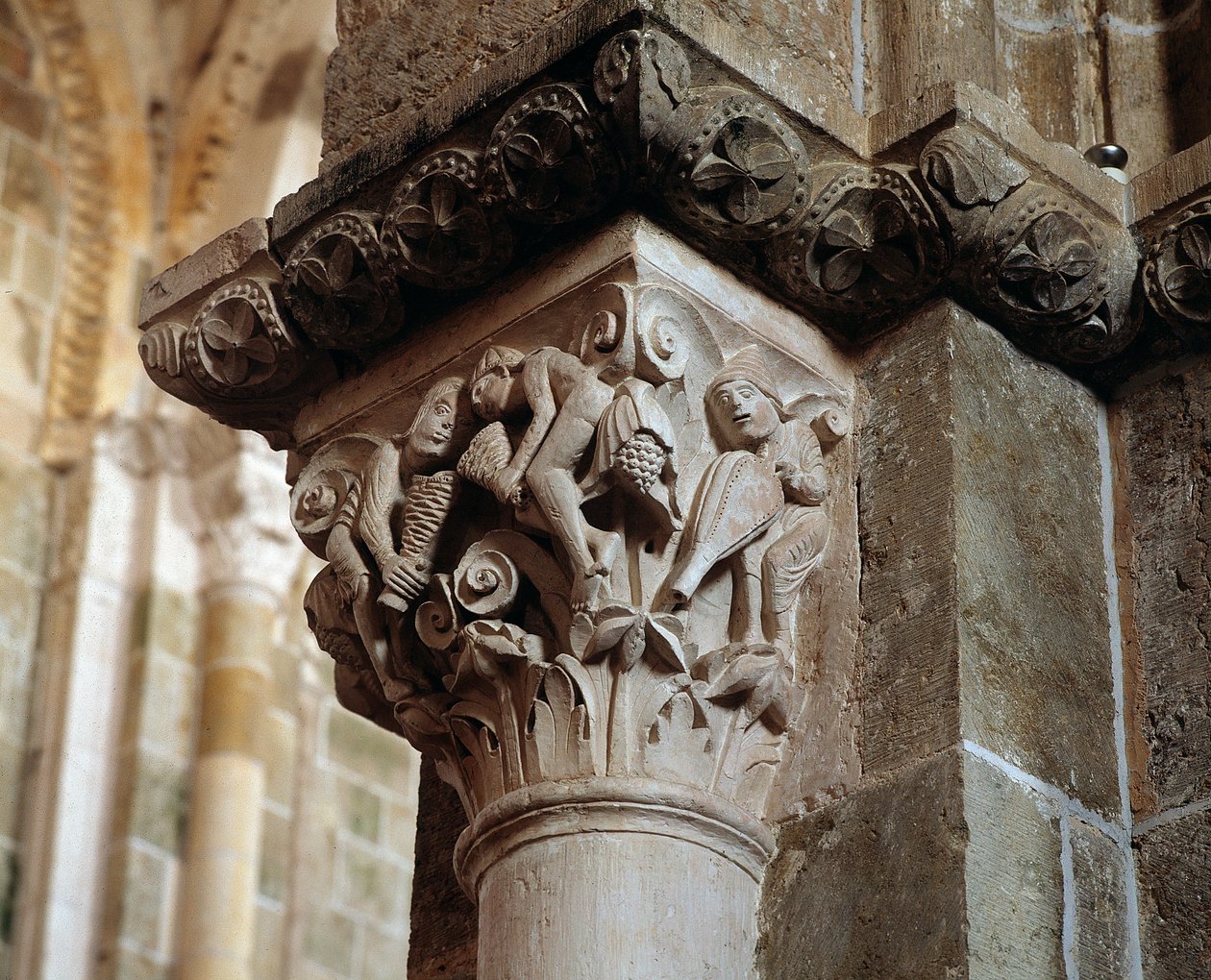 Représentation des Vents (chapiteau sculpté) - Romanesque