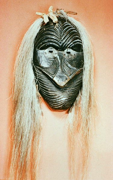 Masque cérémonial Mohawk (bois et cheveux) - School American