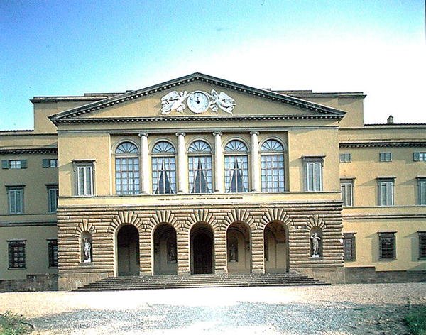 Vue de la façade - School Italian