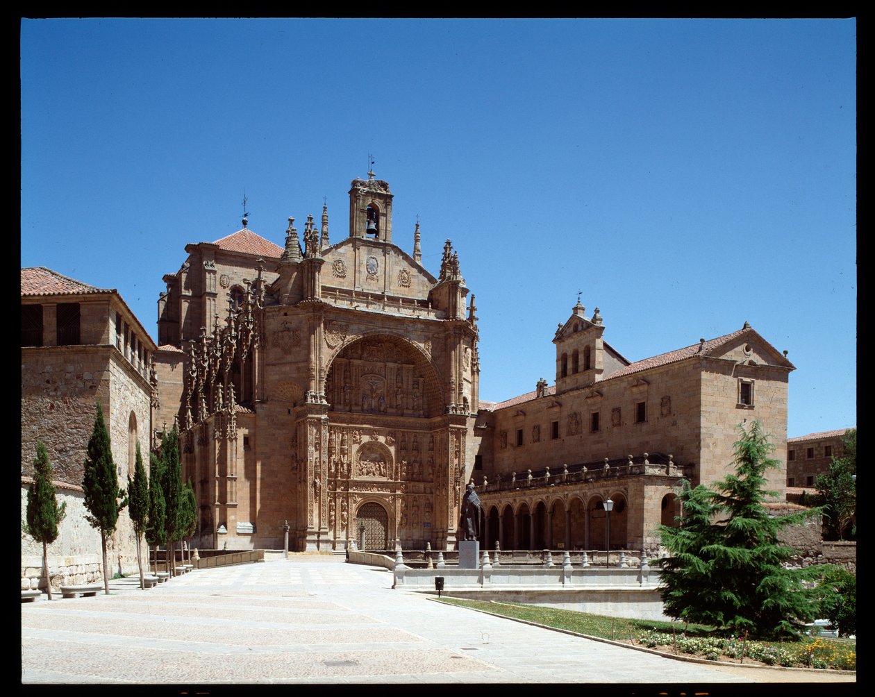 Vue de la façade plateresque - School Spanish