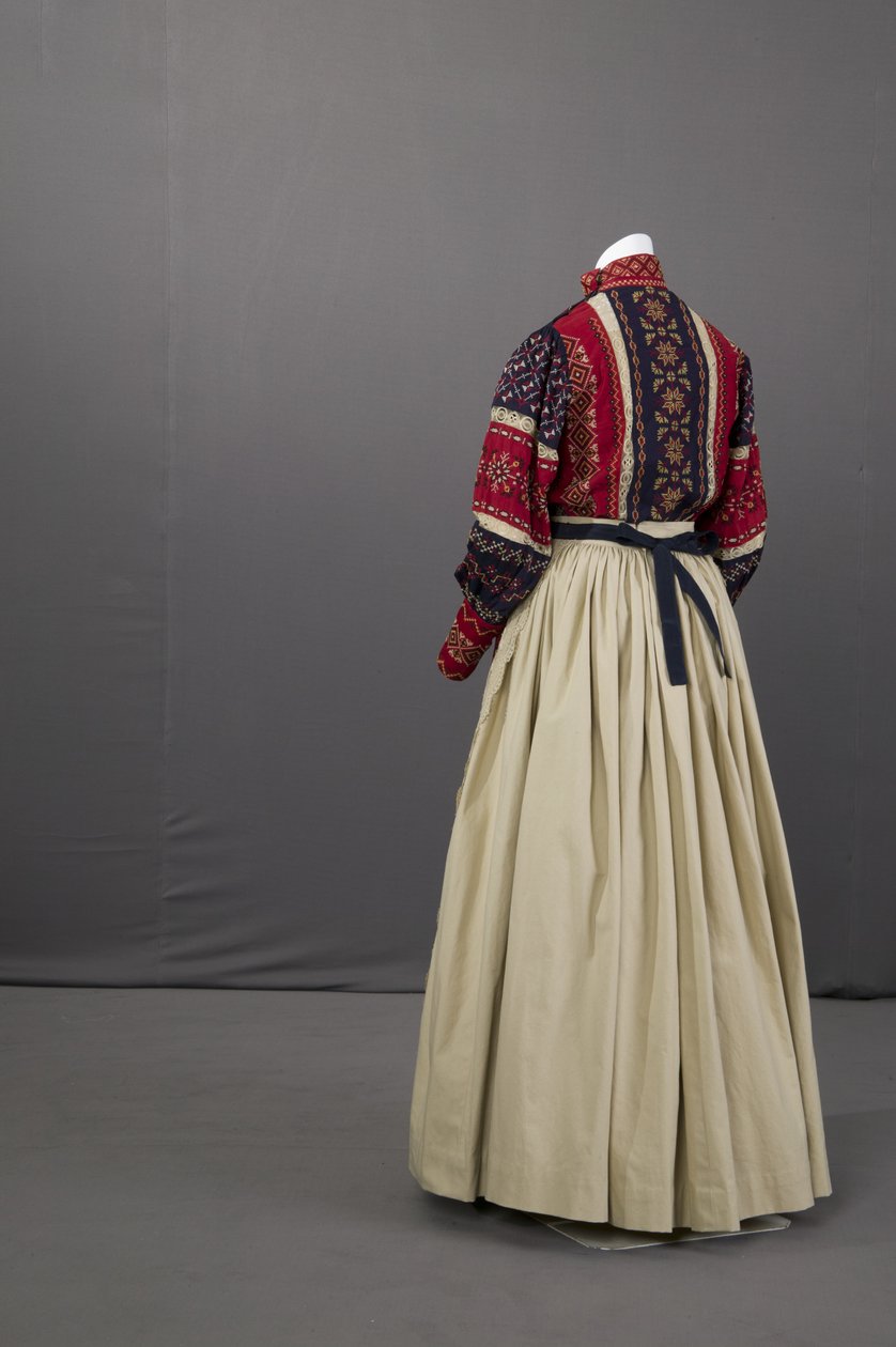 Ensemble de mariage ukrainien - School Ukranian