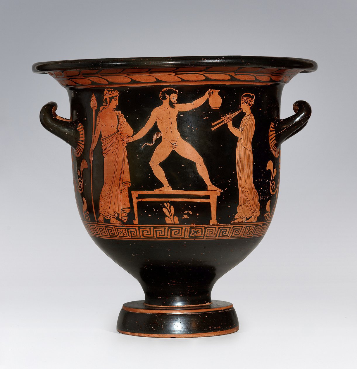 Satyre dansant, cratère apulien, ca 420-410 av. J.-C. - Sisyphus Painter