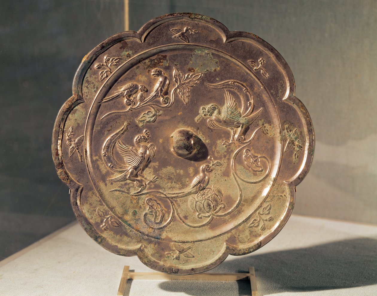 Miroir, décoré de deux Fenghuang (bronze) - Tang Dynasty Chinese School