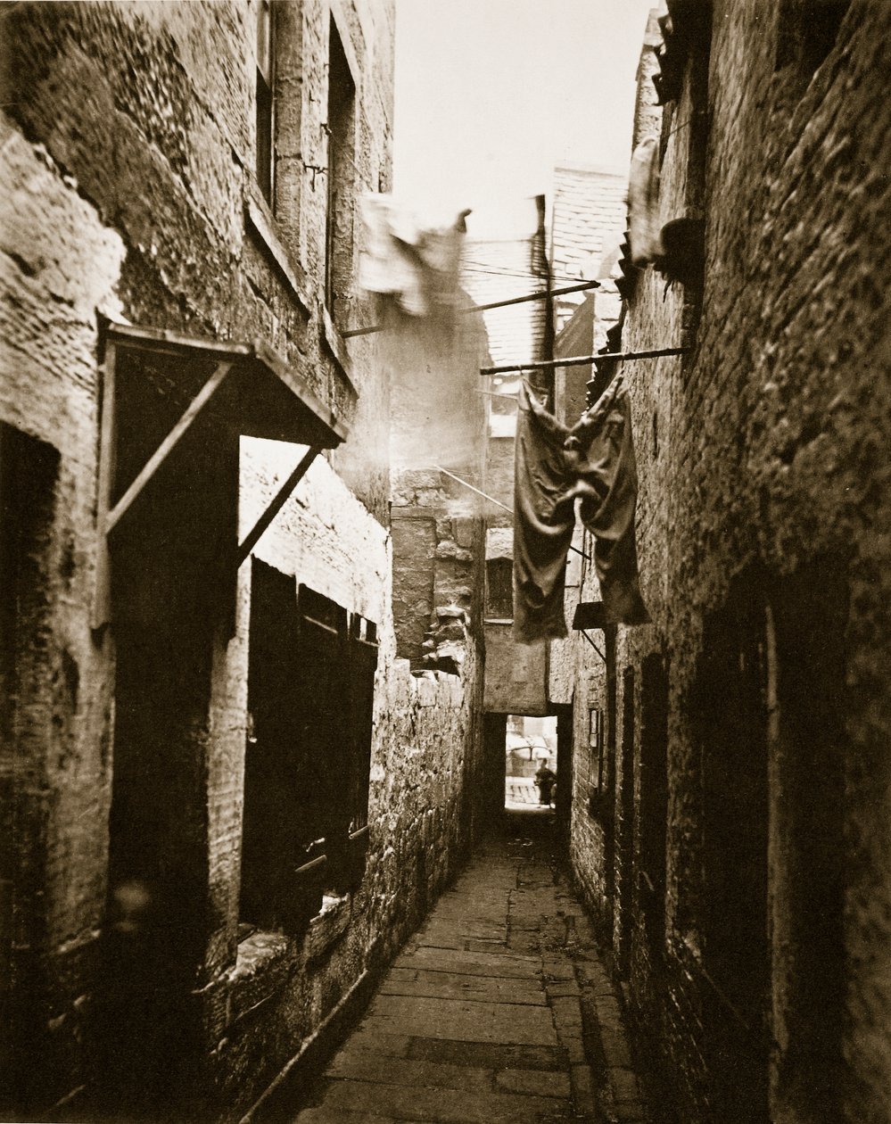 Close, 101 High Street, Glasgow, vers 1878 - Thomas Annan