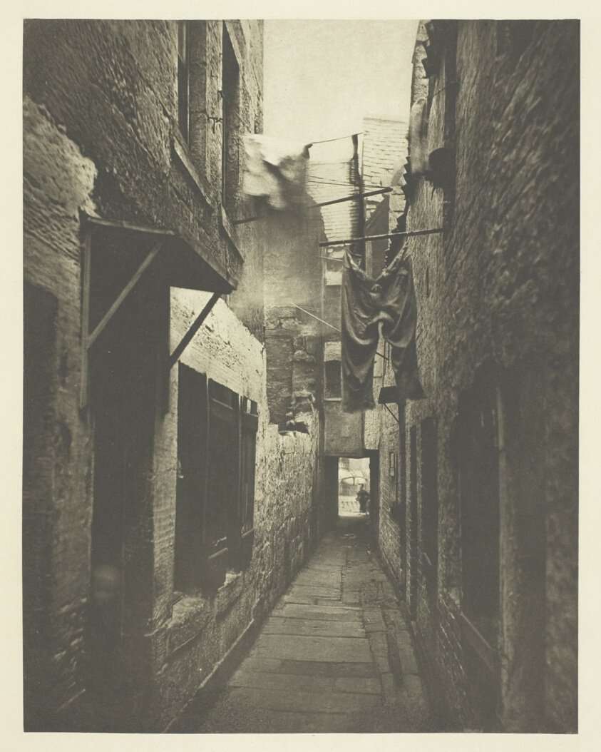 Close No. 101 High Street - Thomas Annan