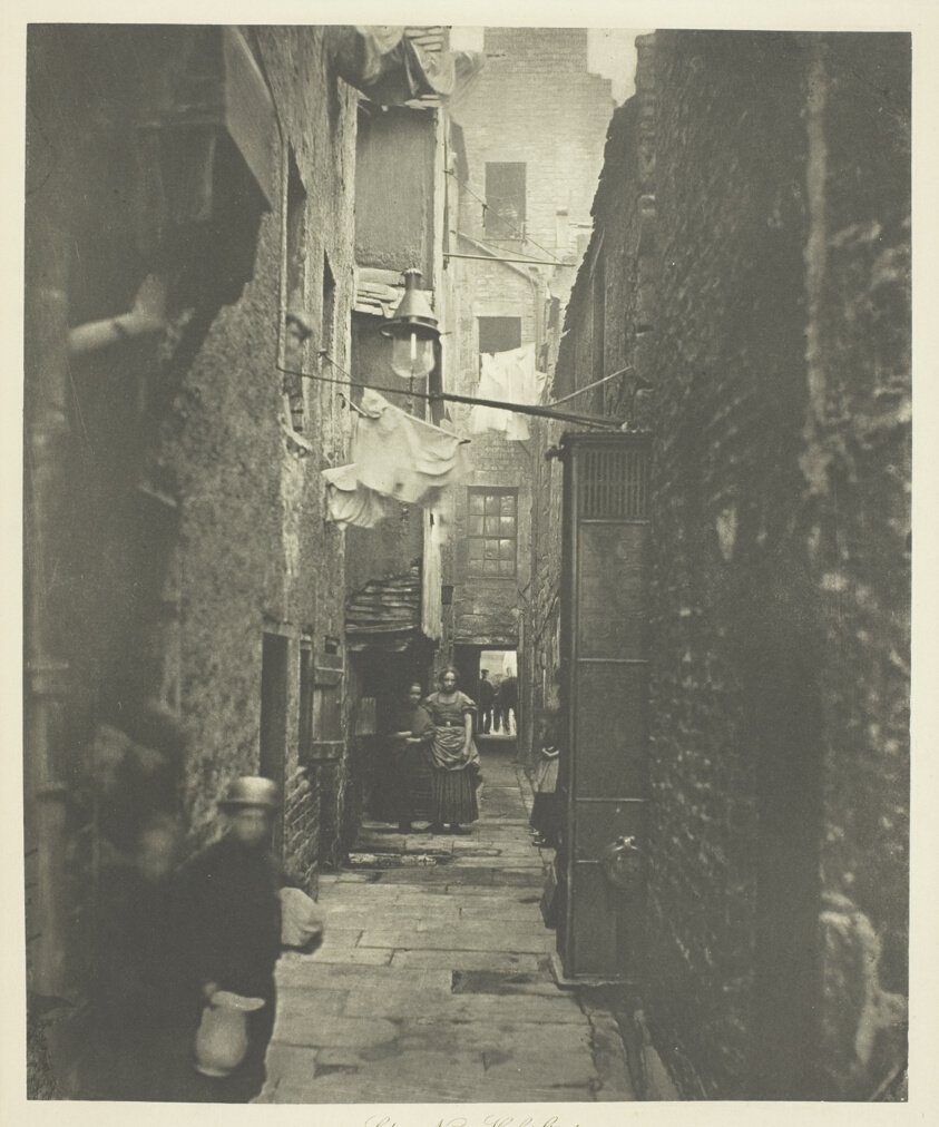 Close No. 37 High Street - Thomas Annan